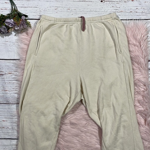 Xirena High Rise Crosby Pebble Stone Sweatpants - Picture 6 of 10